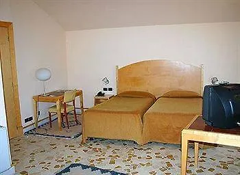 Tre Fontane 4* Rome